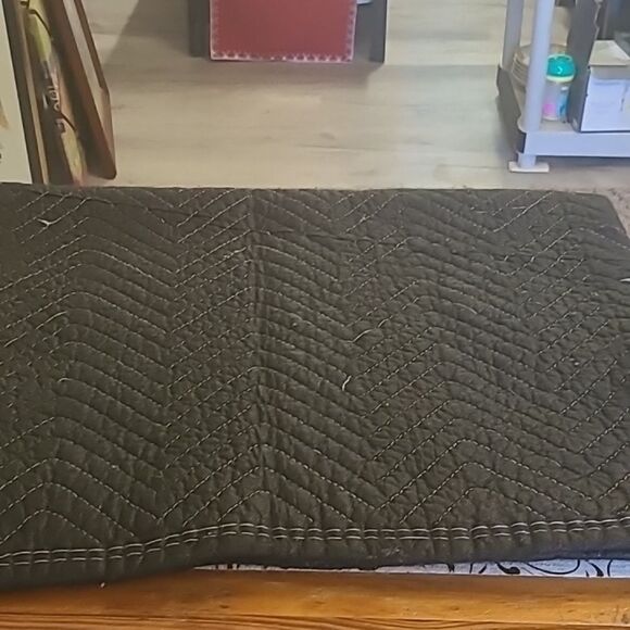 Black  Mover"s Quilted Blanket - Picture 3 of 5